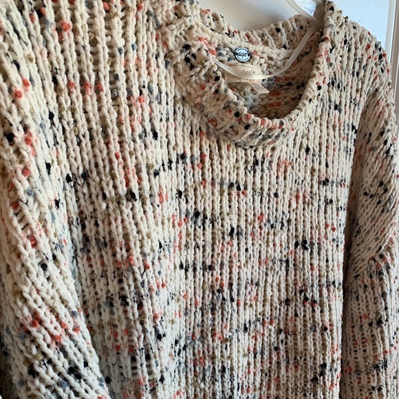 Soft Crewneck Long Sleeved Chenille Sweater - Picture 2 of 5